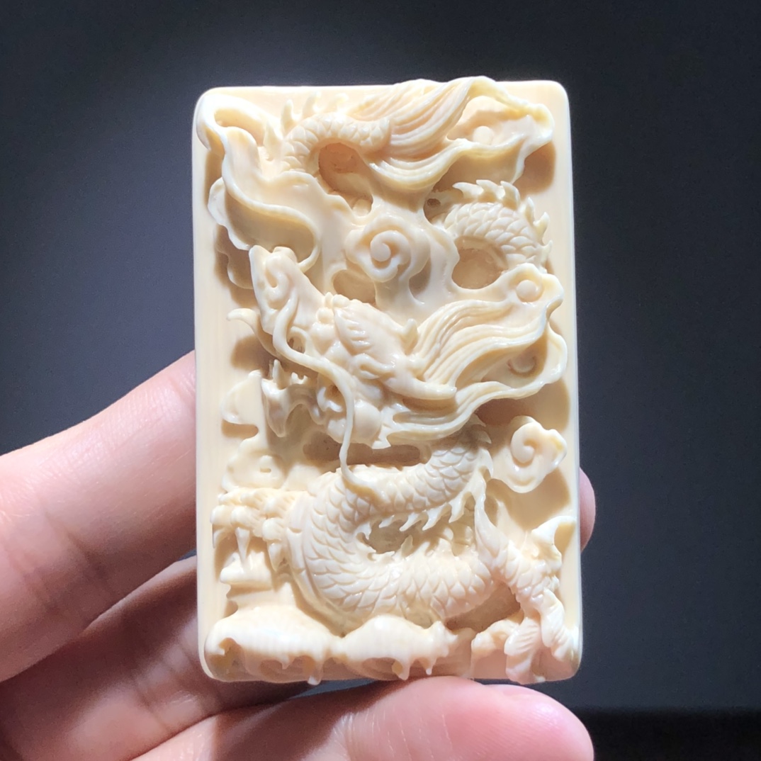【龍牌】純手工猛犸牙作品、設計新穎，雕刻生動形象，霸氣十足